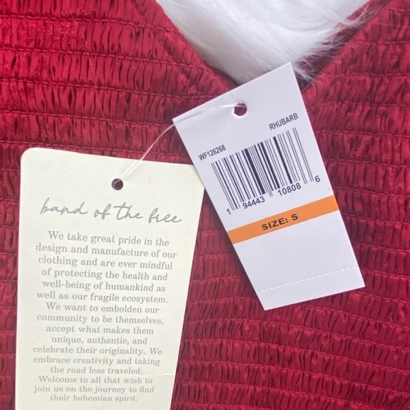 NWT Band of the free Elegant Red Smocked Top size small - Picture 7 of 8